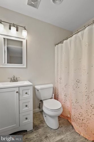 1211 Woodrow Ct, Dover DE  19904-2697 exterior