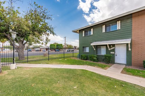 6682 43rd Ave, Glendale AZ  85301-4204 exterior