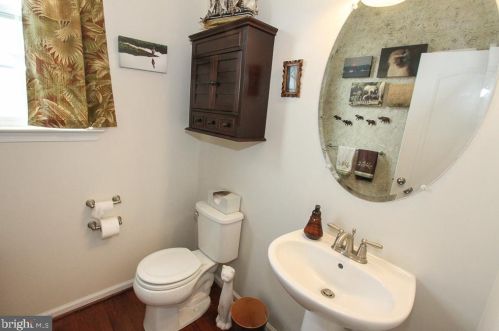 1954 Canyon Creek Rd, Gilbertsville PA  19525-7003 exterior