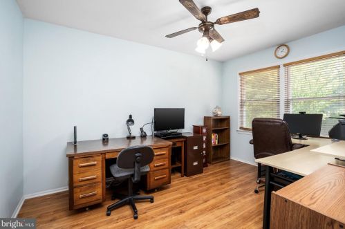 16 Dix Ln, Trenton NJ 08648-4844 exterior