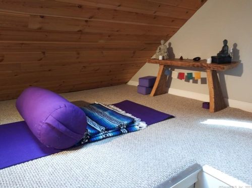 346 Maple St, Litchfield CT  06759-2100 exterior