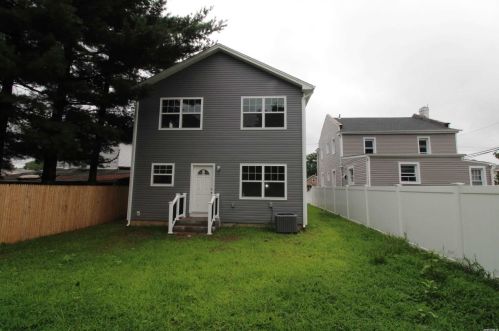 17 Pennywood Ave, Roosevelt NY  11575-1011 exterior