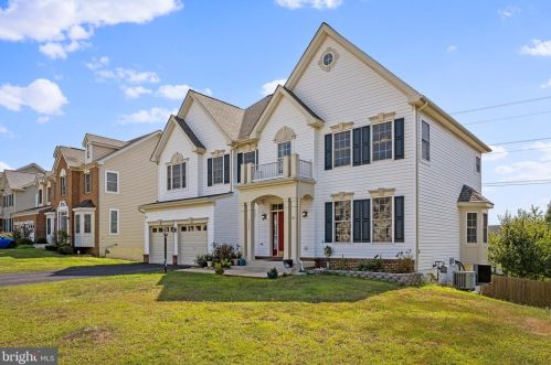 3379 Oakham Mount Dr, Triangle, VA 22172-2343
