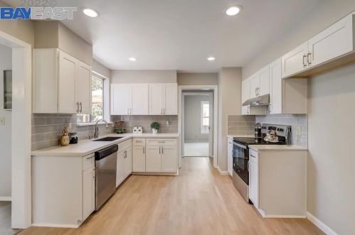 1513 142nd Ave, San Leandro CA  94578-1707 exterior