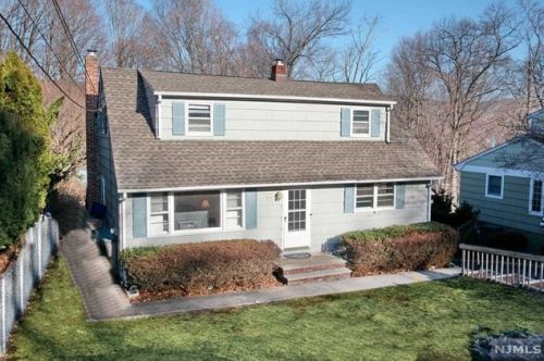 87 Minnehaha Blvd, Oakland NJ  07436-2804 exterior