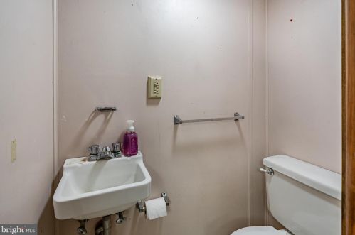 428 Neiffer Rd, Collegeville PA  19473-1415 exterior