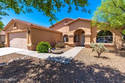 8749 Giachery Pl, Tucson, AZ 85747-5610