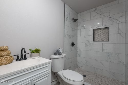 9409 4th Ave, Phoenix AZ  85021-2410 exterior