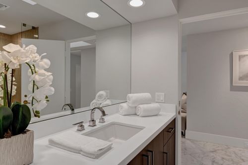 6 Eaton Ct, Rancho Mirage CA  92270-2561 exterior