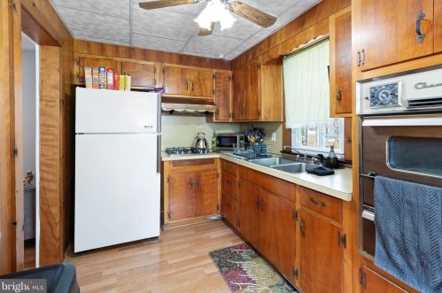 208 Newkirk Ave, Trenton NJ  08610-4825 exterior