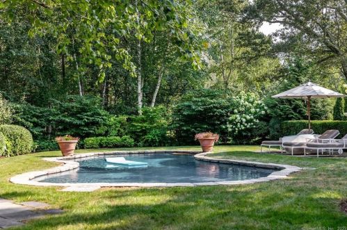 44 Chalybes Rd, Roxbury, CT 06783-1414