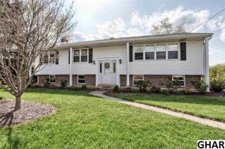 3 Crestline Dr, Strinestown, PA 17345-1201