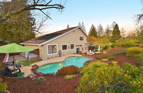 442 Woodbine Ln, Danville, CA 94526-2642