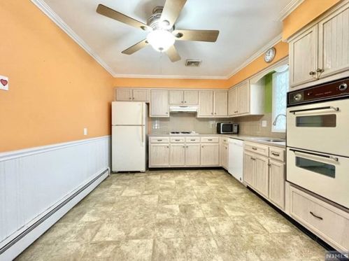 94 Maitland Pl, Outwater NJ  07026-1230 exterior