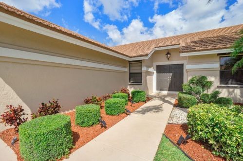 5561 Spring Lake Ter, Boynton Beach, FL 33437-3351