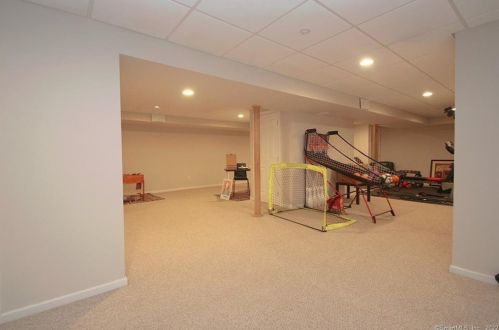 86 Blanket Mdw Rd, Upper Stepney CT 06468-1095 exterior