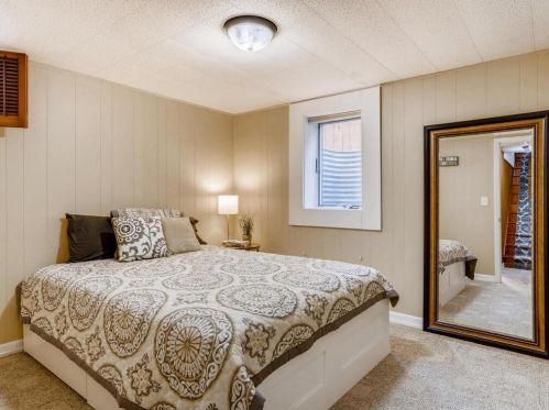 4012 Ewing Ave, Minneapolis MN 55410-1020 exterior