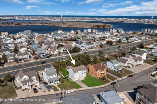 316 Sunset Dr, Pelican Island NJ  08751-2225 exterior