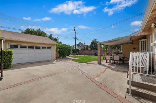 1006 Courtney Ave, Fullerton CA 92833-4461 exterior