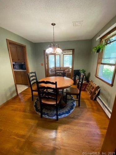 15 Lena Dr, Uncasville CT  06382-1405 exterior