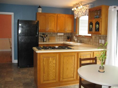 203 Hickory Hill Rd, New Britain CT  06052-1009 exterior