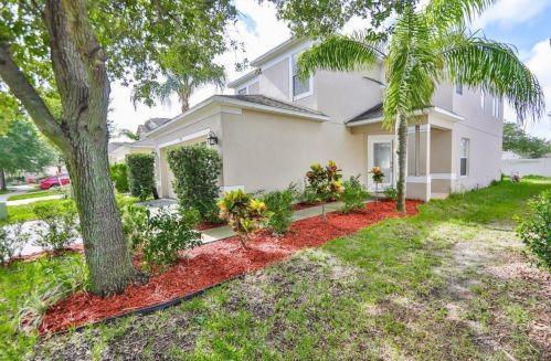 7802 Maroon Peak Dr, Ruskin, FL 33573-0108