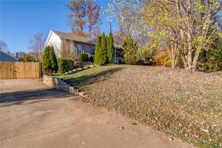 103 Smokey Ct, Clarksville, TN 37042-6995