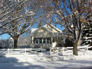 442 Wolff St, Racine, WI 53402-4272