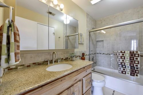 772 Stonegate Dr, South San Francisco CA  94080-1561 exterior