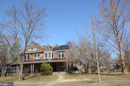 205 Lippincott Ave, Riverton NJ  08077-1219 exterior