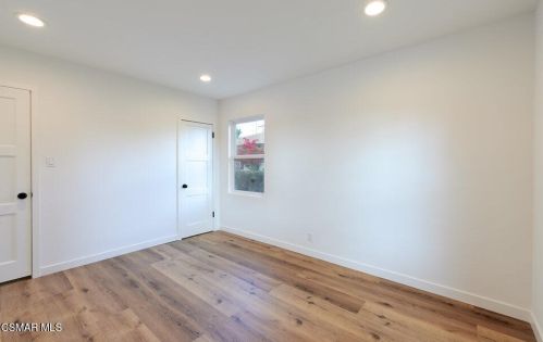 14363 Collins St, Van Nuys CA 91316-1030 exterior