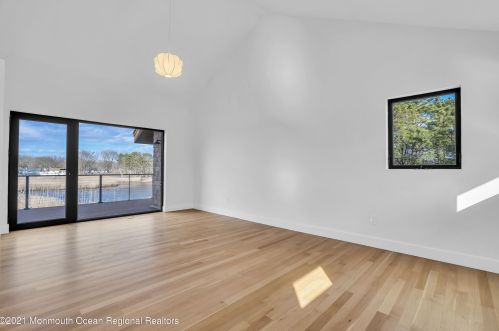 49 Cherokee Ln, Bricktown NJ  08724-4405 exterior