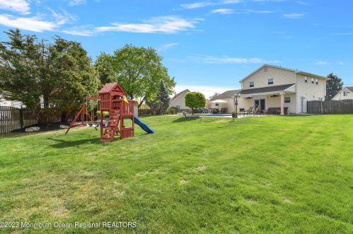 16 Galway Dr, Hazlet NJ  07730-1112 exterior