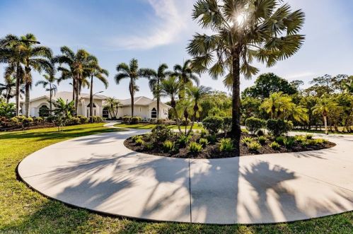 5555 Cynthia Ln, Naples, FL 34112-5455