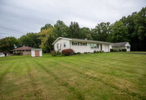 730 Clarksville Rd, Hermitage, PA 16148-2950