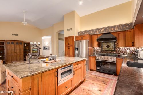 4537 Fernwood Ct, Cave Creek AZ  85331-3213 exterior