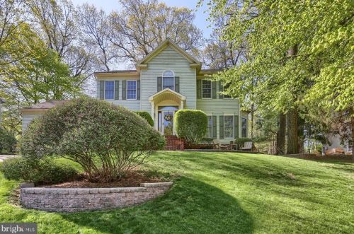 784 Zermatt Dr, Hummelstown, PA 17036-9702