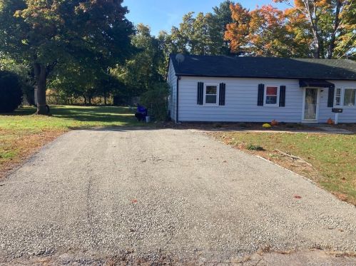 53 Laurel Rd, Windsor Locks, CT 06096-2034