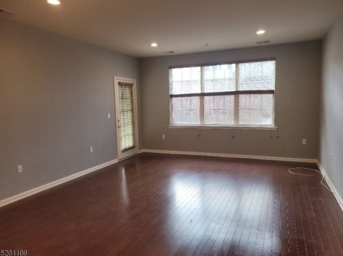 110 Stone Creek Ct, Whippany NJ  07981-2509 exterior