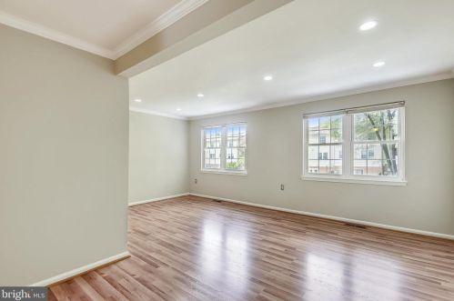 7702 Trevino Ln, Falls Church VA  22043-3507 exterior