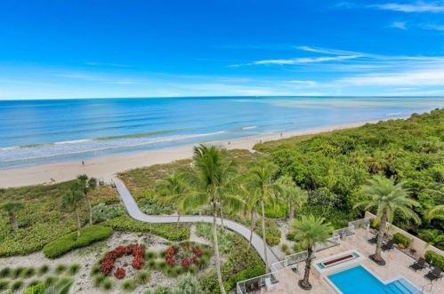 11125 Gulf Shore Dr, Naples FL  34108-1940 exterior