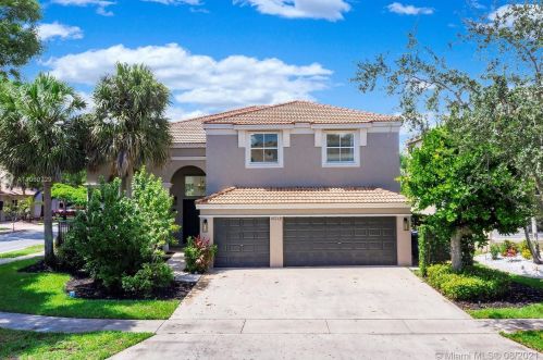 16712 12th St, Hollywood, FL 33027-1408