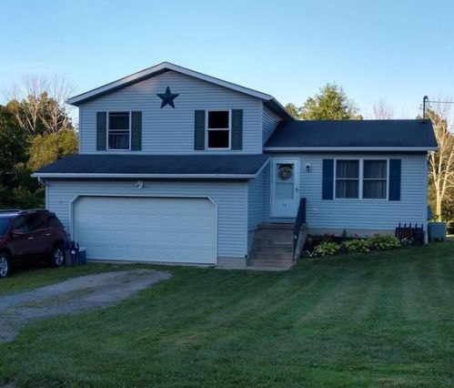 54 Elm St, Easton, OH 44270-1072
