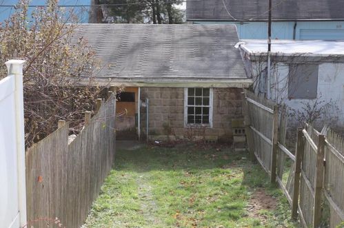 816 Bushkill St, Easton PA  18042-3340 exterior