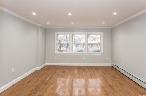 239-10 147th Dr, Jamaica, NY 11422-3231
