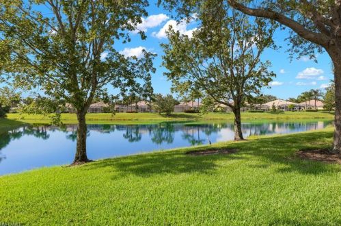 28317 Nautica Ln, Bonita Springs, FL 34135-8524