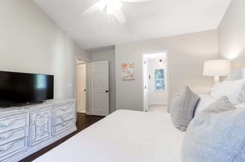 1291 Center Lake Dr, Mount Pleasant SC  29464-7419 exterior