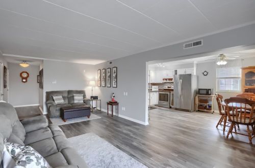 501 Camelot Dr, Pittsburgh PA  15237-4977 exterior