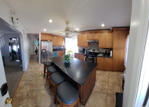 12 Jamaica Ave, Wheatley Heights NY  11798-2723 exterior