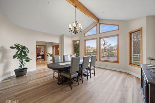26945 Brooken Ave, Santa Clarita CA  91387-3904 exterior